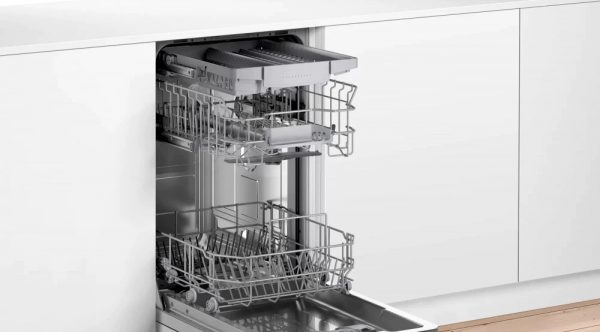 Bosch SPV2XMX01E cu usa deschisa