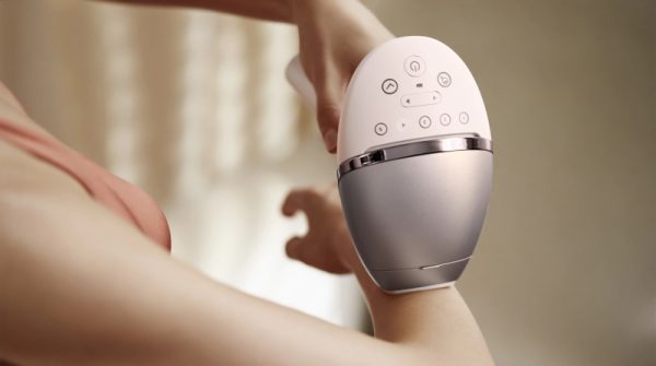 Epilare corp IPL Philips Lumea Seria 9000 BRI958
